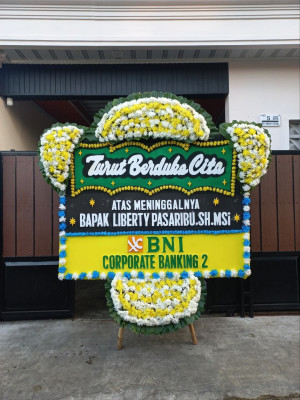 Papan Bunga Duka di Mantewe